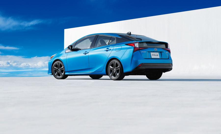  Toyota Prius 2018 года  (JP) (фото 7 из 16)